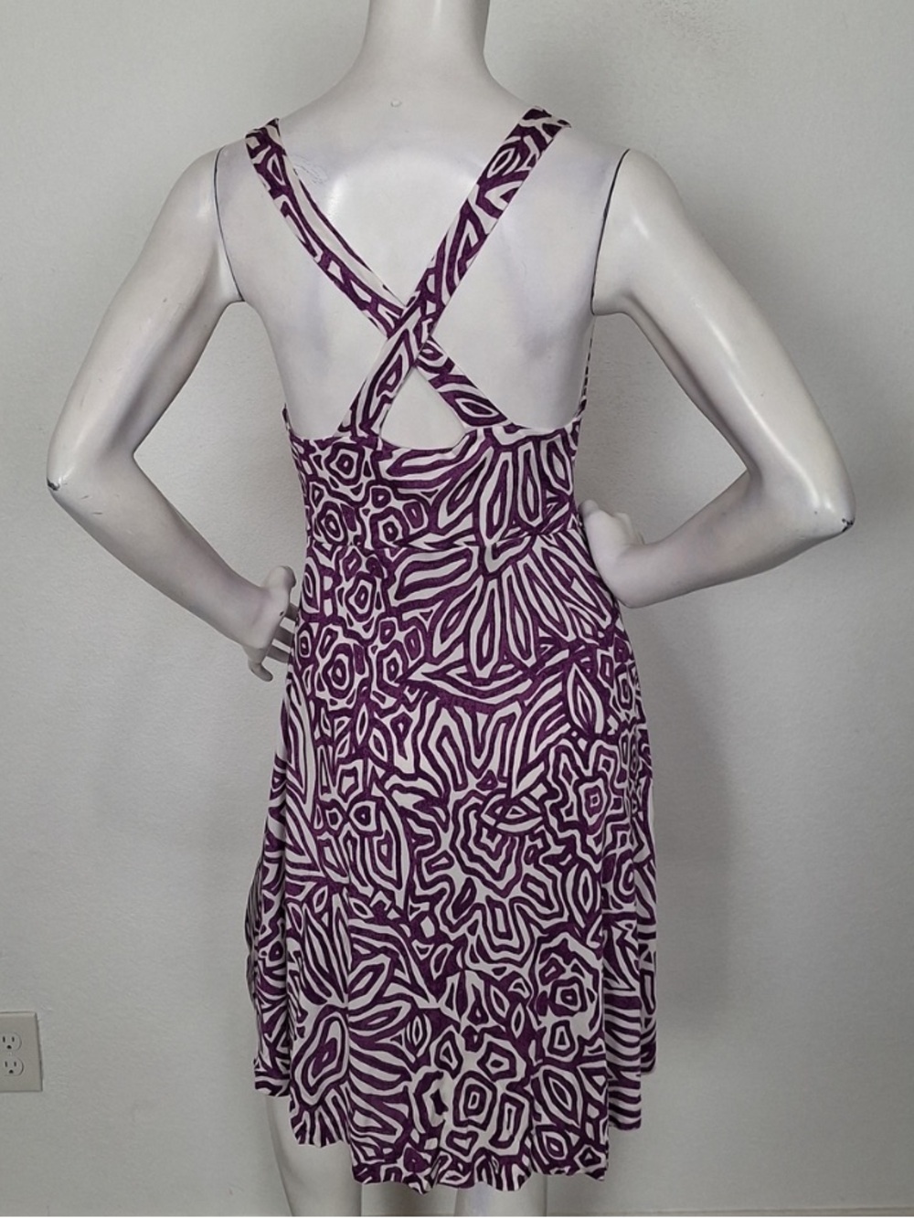 Banana Republic Purple & White Silk Blend Criss Cross Back Midi Dress Size S - Picture 3 of 15